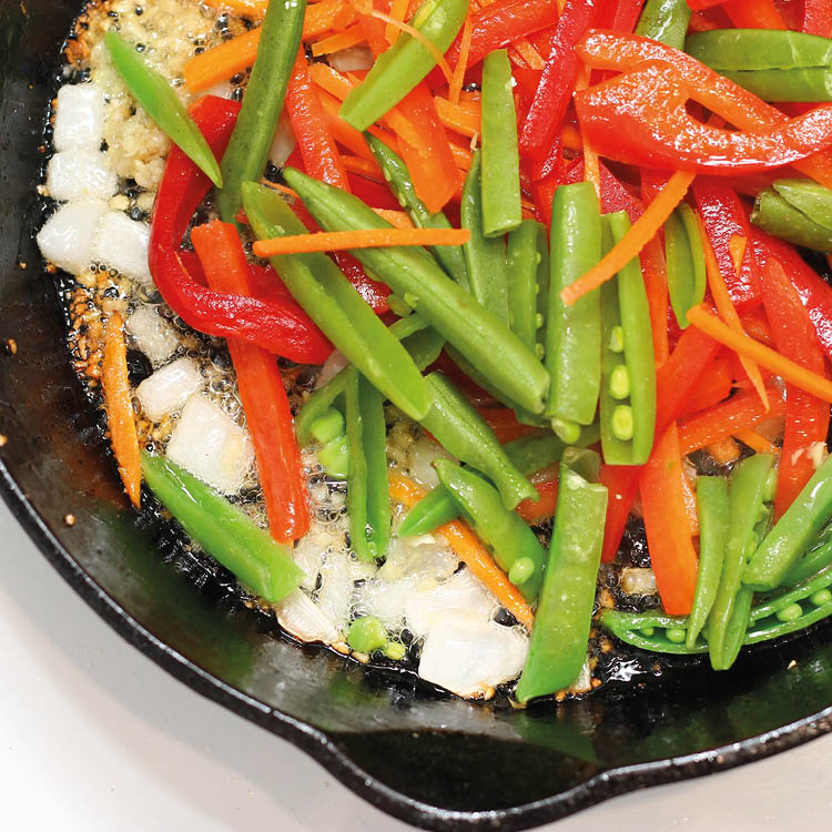 Wokken met boontjes en rode paprika